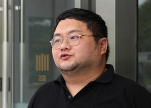 ‘다른 유튜버 성범죄 공개’ 유튜버 구제역… 대법, 벌금 300만 원 확정
