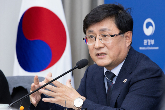 김성환 환경부 장관이 이달 9일 서울 서초구 한강홍수통제소에서 환경부 출입기자단과 간담회를 하고 있다. 사진=환경부
