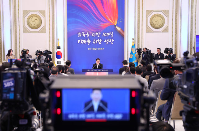 이재명 대통령이 11일 청와대 영빈관에서 취임 100일 기자회견 '회복을 위한 100일, 미래를 위한 성장'을 하고 있다. 2025.9.11 연합뉴스