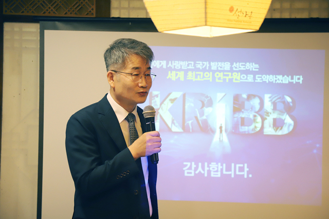 권석윤 한국생명공학연구원장이 10일 서울 종로구의 한 음식점에서 열린 기자 간담회에 참석해 발언하고 있다. 사진 제공=생명연