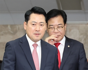 '李정부 100일'…장동혁 "이재명·정청래·김어준 삼통분립 시대"