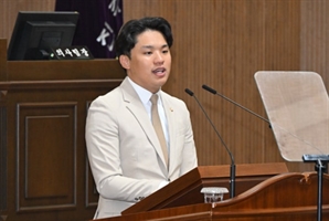 "결혼 앞둔 여친 두고 다른 여성과"…진주시의원, '이중교제' 의혹에 결국