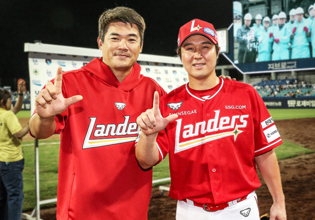 SSG랜더스 노경은(왼쪽)과 최정(오른쪽).SSG랜더스 제공