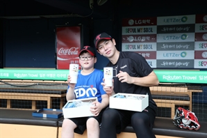 LG 홍창기 "윤후 덕분에 큰 힘 얻었다"…난치병 아동과 특별한 '위시데이'