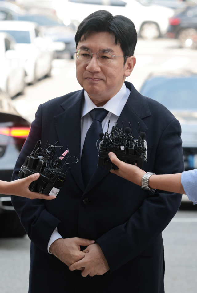 '부정거래 의혹' 방시혁 의장, 경찰 출석. 연합뉴스
