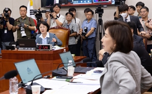 추미애 "대법원장 물러나야" 나경원 "사법부 선전포고"