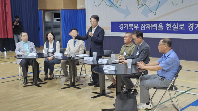 김동연 경기도지사가 15일 오후 의정부시 민락국민체육센터를 찾아 경기북부중심고속화도로 사업 계획을 밝히고 있다. 사진 = 손대선 기자