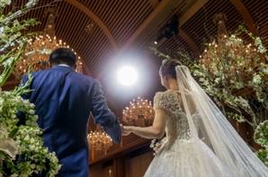 "우리 외숙모 이름은 린쟈오밍"…결혼 안한 사람들 해외로 눈 돌리더니