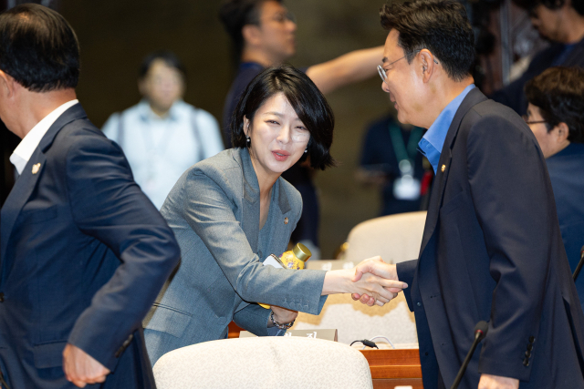 국힘 배현진, 서울시당위원장 당선…조정훈과 50표차 신승