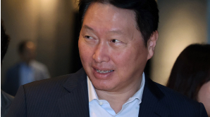 최태원 SK 회장 "더는 못참아"…'동거인 악성루머' 유튜버 10여명 고소