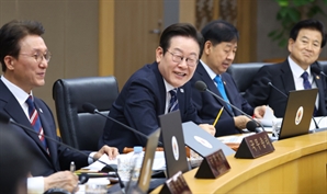 "경력직보다 신입 뽑아달라"…李대통령, 기업에 공개적 '부탁'