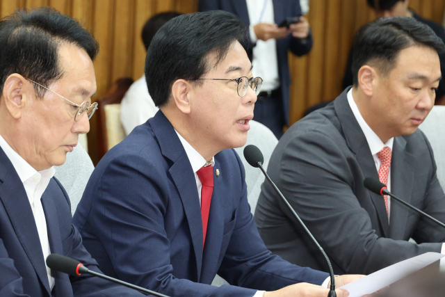 송언석 국민의힘 원내대표가 19일 서울 여의도 국회에서 열린 원내대책회의에서 발언하고 있다. 연합뉴스