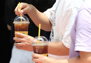 "밥 먹고 졸려서 한 잔?"…점심식사 직후 커피, 이런 사람에겐 '독' 된다는데