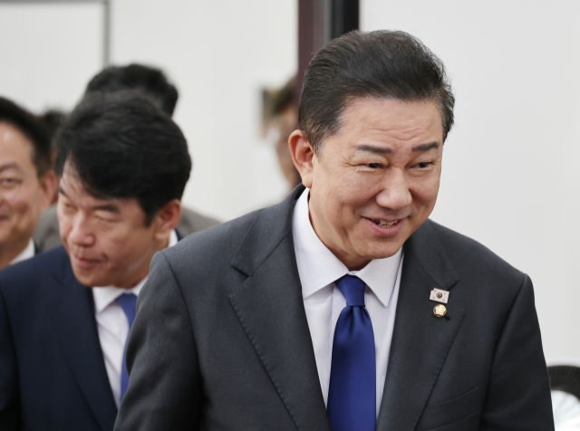 더불어민주당 김병기 원내대표가 21일 서울 여의도 국회에서 열린 취임 100일 기자간담회에 참석하고 있다. 2025.9.21 연합뉴스