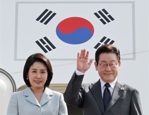 李대통령 "북핵동결, 현실적 대안"…김정은 "비핵화 털면 美와 대화"