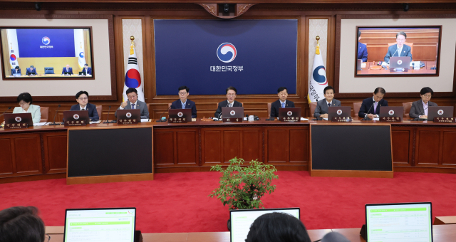 김민석 국무총리가 23일 서울 종로구 정부서울청사에서 열린 국무회의에서 발언하고 있다. 연합뉴스