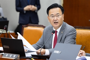 김현지 총무비서관 '소환 공방'…野 "숨기는 거 있나" 與 "공당도 아냐"