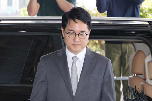 심우정 전 검찰총장이 21일 서울고검에 마련된 조은석 내란특별검사팀 사무실에 윤석열 전 대통령 구속 취소 당시 즉시항고를 하지 않은 경위와 관련 조사를 위해 피고발인 신분으로 출석하고 있다. 연합뉴스