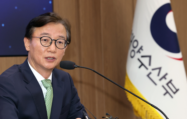전재수 해양수산부 장관이 11일 정부세종청사 해수부 대회의실에서 열린 기자 간담회에서 기자들의 질문에 답하고 있다. 2025.9.11 연합뉴스