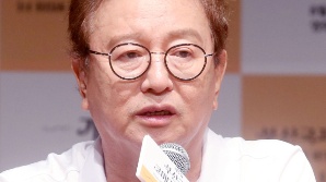 “코미디계 큰 별 졌다”…개그맨 전유성, 향년 76세로 별세