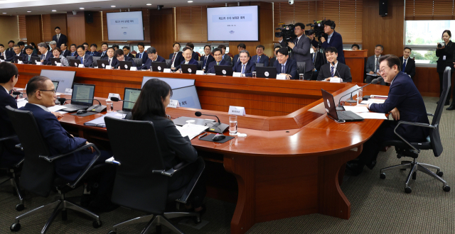 이재명 대통령이 지난 18일 서울 용산구 대통령실에서 수석보좌관회의를 주재하고 있다. 연합뉴스