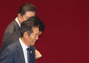 활짝 웃은 정청래 "검찰청 폐지, 국민·李대통령께 감사"