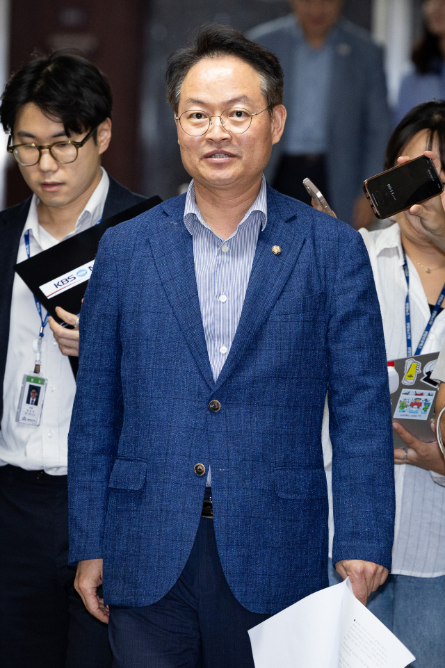 더불어민주당 원내정책수석부대표인 허영 의원. 뉴스1