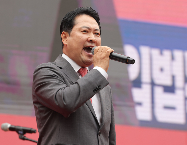 장동혁 국민의힘 대표가 28일 서울 시청역 인근 세종대로에서 열린 사법파괴 입법독재 국민 규탄대회에서 발언하고 있다. 연합뉴스