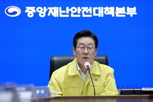 李대통령 지지율 52%로 3주 연속 하락…민주당 4주째 하락세 [리얼미터]