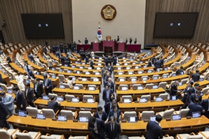 '온실가스 배출권법' 본회의 통과…"2050 탄소중립 비전 명시"