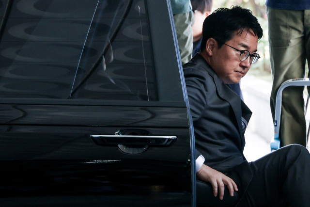 심우정 전 검찰총장이 21일 서울고검에 마련된 조은석 내란특별검사팀 사무실에 윤석열 전 대통령 구속 취소 당시 즉시항고를 하지 않은 경위와 관련 조사를 위해 피고발인 신분으로 출석하고 있다. 연합뉴스