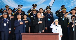 李대통령 “전작권 회복할 것…‘스마트 정예 강군’ 재편”