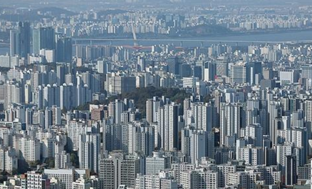 최근 강남4구와 마용성 등 ‘한강벨트’ 아파트 가격이 급등세를 보이자 과세당국이 거래 자금출처 조사에 나섰다. 연합뉴스