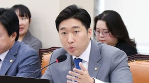 [단독] 평가원, 한화호텔 접대 받고…수능 합숙소 계약 거래