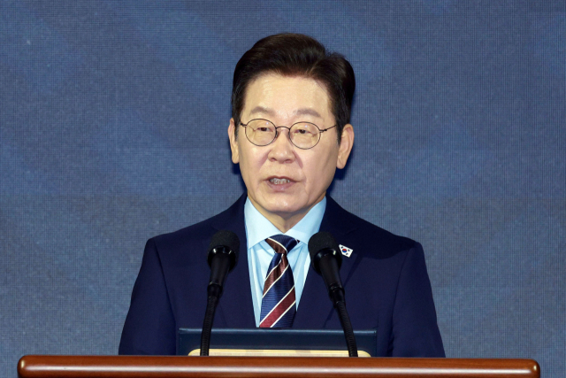 이재명 대통령이 2일 서울 광진구 그랜드워커힐서울 호텔에서 열린 제19회 세계한인의 날 기념식에서 기념사를 하고 있다. 연합뉴스