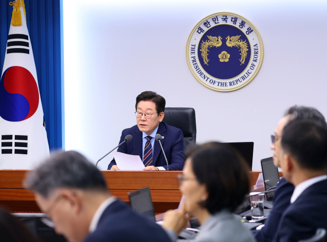 이재명 대통령이 2일 용산 대통령실에서 열린 수석보좌관회의를 주재하고 있다. 연합뉴스