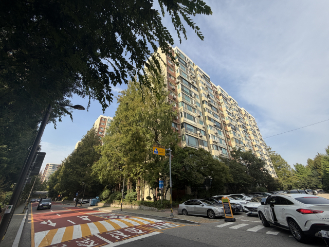 서울 강남구 압구정동 재건축 ‘압구정3구역’에 포함된 현대6·7차 단지 모습. 우영탁 기자