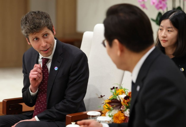 샘 올트먼 오픈AI 최고경영자(CEO)가 지난 1일 용산 대통령실에서 이재명 대통령 접견 중 발언하고 있다. 연합뉴스