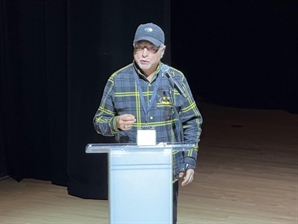 '배트맨' 제작자 "속편·리메이크 식상, 우울증 빠진 할리우드"