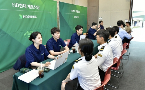 올해 5월 마덱스 2025 현장에서 실시한 채용박람회 모습. 사진제공=HD현대중공업