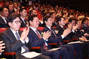 홀대 논란 종식 '부마민주항쟁' 기념식 창원 개최