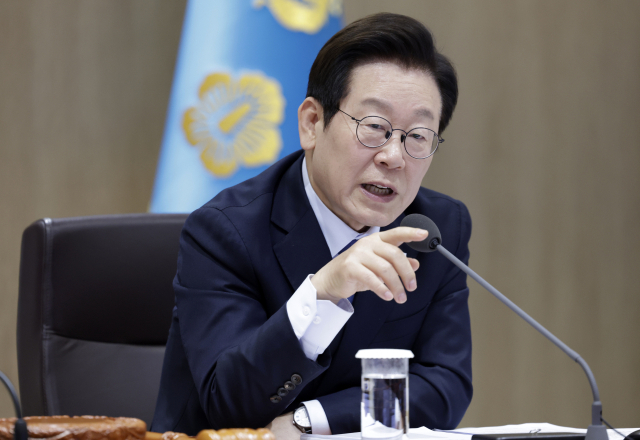 [트럼프 스톡커] 美, '여자 아베'에 방위비 증액부터 독촉하려나