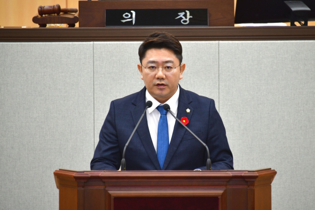 최정필 여수시의회 의원이 지난 21일 열린 제251회 임시회 제1차 본회의 5분 자유발언을 통해 여수의 현실을 냉정히 진단하며, 시정의 구조적 문제를 지적했다. 사진 제공=여수시의회