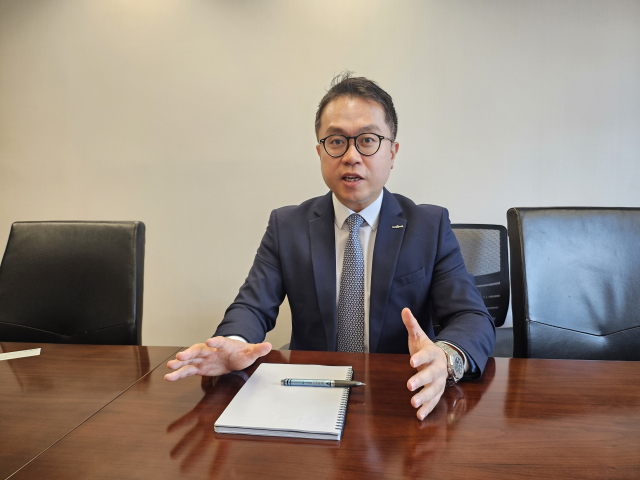 주명 한국투자증권 법인장이 19일 홍콩 사무실에서 서울경제신문과 인터뷰를 하고 있다. 윤지영 기자