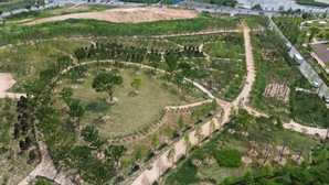 [충주톡톡]‘충주 시민의 숲’ 7년만에 준공…도심 속 생태·휴식 공간 탄생