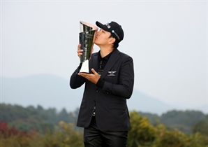 5연속 버디로 4타열세 뒤집기…쌍둥이아빠 이정환, 유럽행 티켓 따냈다