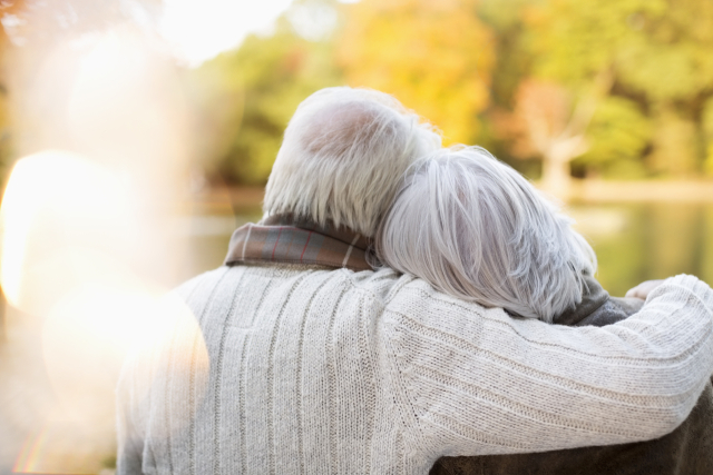 "첫눈에 반해 85년 함께한 사랑"…세계 '최장 결혼 부부' 남편, 106세로 사망