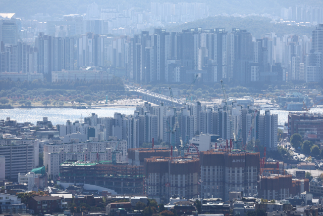 남산에서 바라본 서울 시내 아파트 단지들의 모습. 연합뉴스