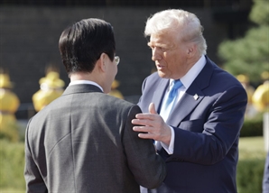 [속보] 트럼프, 훈장 서훈에 "굉장히 아름다운 선물"…李대통령 "韓국민 마음"