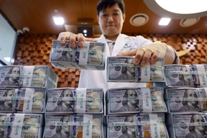 연기금 해외 투자에…9월 거주자외화예금, 5.5억 달러↓